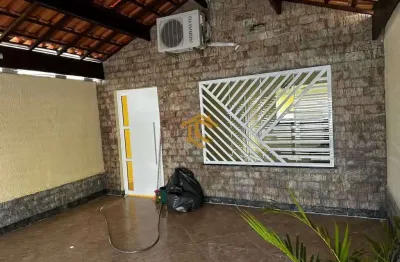 Casa com 2 quartos à venda na Avenida Presidente Kennedy, 11581, Balneário Maracanã, Praia Grande