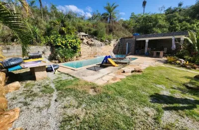 Casa no condomínio p/ venda, 04 quartos, Quintas da Lagoa - Sarzedo- MG