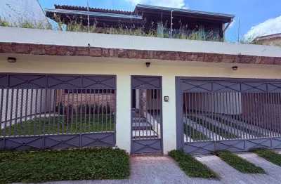 Casa no Jardim Pagliato com 4 quartos, 2 suítes com hidro, área gourmet, piscina e 4 vagas. Excelente localização.