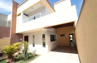 Casa Sobrado Moderna em Araçariguama com Varanda, Jardim e Área Gourmet