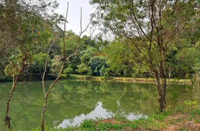 Paraíso Próximo a São Paulo: Residência de Luxo com 300 mil m² de Mata Atlântica, 2 Lagos e Lazer Completo com 5 quartos sendo 4 suítes