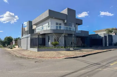 Sobrado Amplo com Três Quartos e com móveis planejados no Santana!