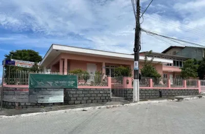 Casa com 4 quartos à venda na rua frederico afonso, 4334, centro, são josé por r$ 1.350.000