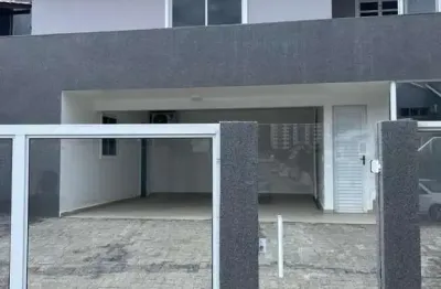 Casa com 3 quartos para alugar na avenida das maracanãs, 411, pedra branca, palhoça por r$ 9.500