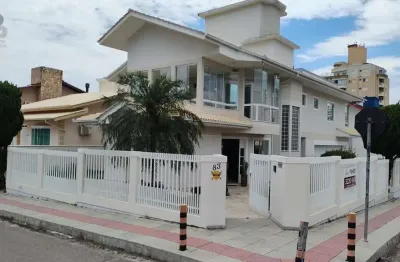 Casa com 3 quartos à venda na rua varese, 83, pagani, palhoça por r$ 2.100.000