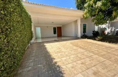 Casa Térrea em Cond Fechado Jardins Madri - 3 suítes plenas - Aluguel e Venda