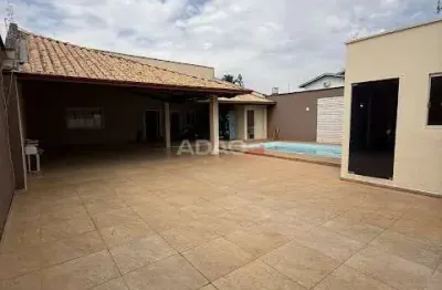 Casa com 3 quartos à venda na Rua 3, 263, Setor Marechal Rondon, Goiânia