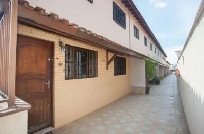 Casa em condomínio para venda com 2 quartos, sendo 2 suítes , 121m²