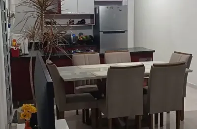 Excelente casa com fácil acesso a transporte público e próximo ao centro