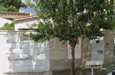 Casa no campo belo - 220m², 3 dorm, 1 suíte e 2 vagas.