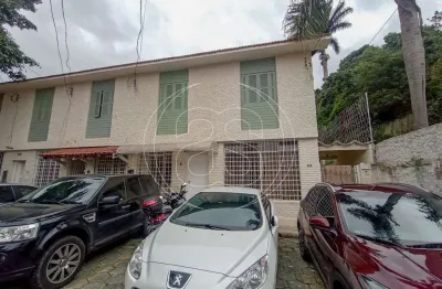 Casa residencial de 120m² á para locação na região  da chácara momento alegre