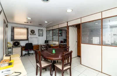Oportunidade imperdível em moema! sala comercial disponível pra locação.