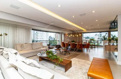 Moema nobre! Apartamento à venda! Andar alto com linda vista