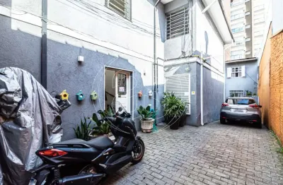 Casa de Vila para Locação em Moema Índios, 65m², 2 Dorm, 1 Vaga, Semimobiliada !