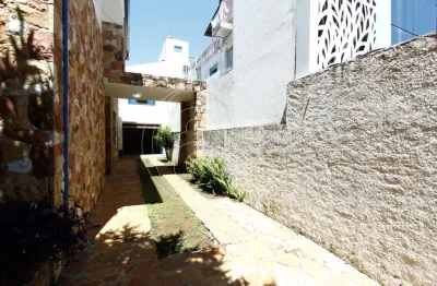 Casa comercial à venda e locação na região da indianópolis com 283m²  e 5 vagas de garagem