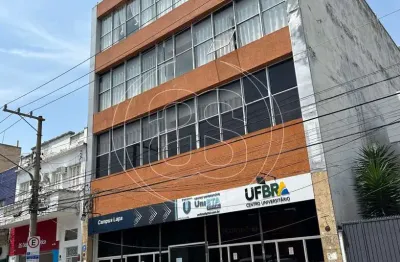 Oportunidade única na lapa: imóvel comercial com 1858m², 12 banheiros e 6 vagas