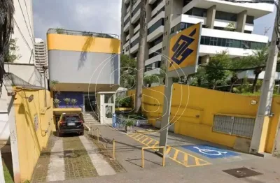 Excelente prédio comercial em moema com 1000m² de área útil e 20 vagas !