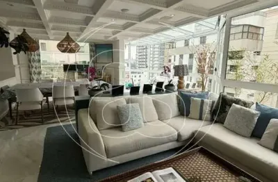 Vila nova conceição! cobertura duplex junto a praça pereira coutinho!