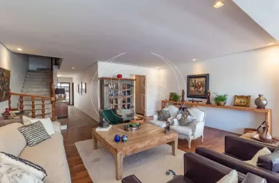 Mansão à venda próximo ao parque ibirapuera com 310m², 3 suítes e 3 vagas de garagem