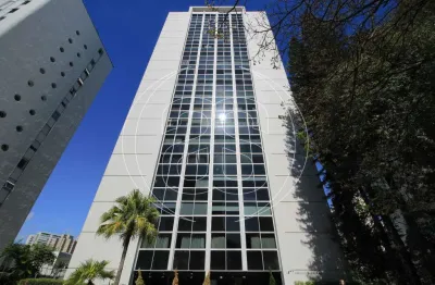 Descubra luxo e conforto neste magnífico apartamento de 182m²!