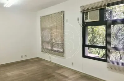 Imóvel comercial com uma garagem para venda e locação na vila nova conceição