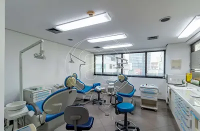 Sala comercial em moema pássaros com 1 vaga | prédio medical center