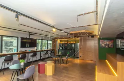 Oportunidade única: andar inteiro comercial com 310m² e 10 vagas no coração de moema