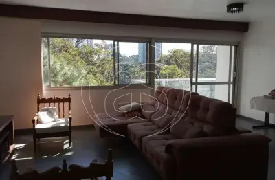 Apartamento residencial na região do jardim marajoara, com 160m², 4 dormitórios e 1 suíte!