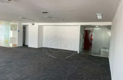Conjunto comercial na região do brooklin, com 130,95m² útil e 244,32m² total, com 4 salas e 2 vagas!