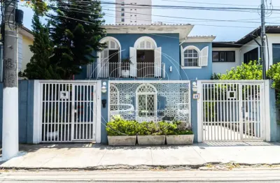 Casa comercial com 8 salas para alugar na Rua Major Prado, 46, Moema, São Paulo
