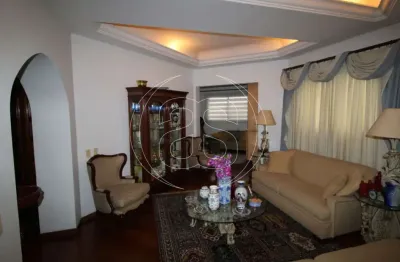 Cobertura duplex à venda em moema pássaros, com 400m², 3 suítes e 5 dormitórios!