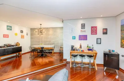 Apartamento à venda com 172m², 4 quartos sendo 3 suítes e 2 vagas de garagem