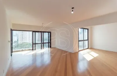 Belo apartamento . Moema nobre proximo ao parque ibirapuera.