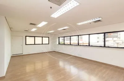 Prédio comercial à venda e locação na região do Jardim Paulista, com 109m² útil, 2 vagas e 3 salas!