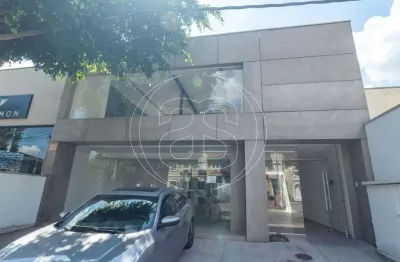 Ponto comercial com 6 salas para alugar na Rua Gaivota, 1488, Moema, São Paulo