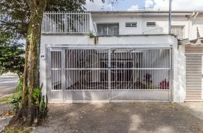 Casa no planalto paulista - três dormitórios sendo um suíte - 2 vagas
