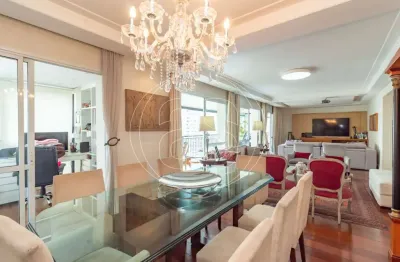 Apartamento altíssimo padrão, 250m² úteis, em moema nobre!!