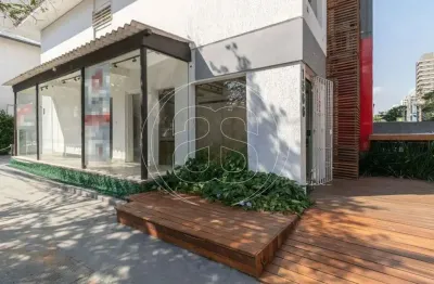 Casa comercial com 4 salas para alugar na Alameda dos Nhambiquaras, 1566, Moema, São Paulo