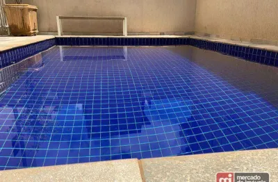 Fino apto., 85 m², 2 suítes, lavabo, sala 2 ambientes, varanda gourmet. riquíssimo em armários finamente planejados.