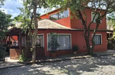 Casa com 4 Quartos Sendo 3 Suítes para Aluguel Temporada em Manguinhos, Próximo à Praia.