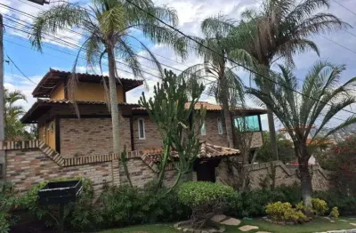 Casa Independente de Temporada (diária), ou Venda, em João Fernandes, com 5 Quartos, Sendo 2 Suítes.