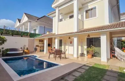 Casa Triplex 4 Suítes | 250m² | Piscina & Gourmet | Carmel Village | Recreio