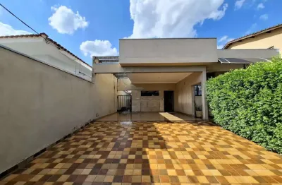 Exclusividade - Casa térrea de 138m² com 02 quartos sendo 01 suíte à venda - Ribeirânia