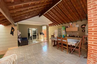 Casa de 149m² com 03 quartos à venda em condomínio - Recreio das Acácias