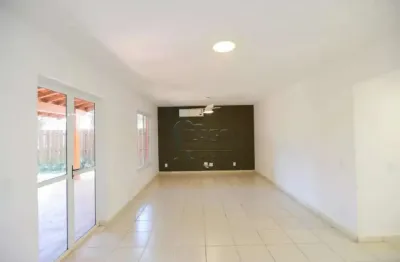 Casa de 110m² com 02 quartos em condomínio para locação e venda - Bosque das Juritis