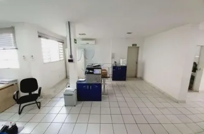 Casa comercial de 672m² com 04 banheiros para locação e venda - Centro