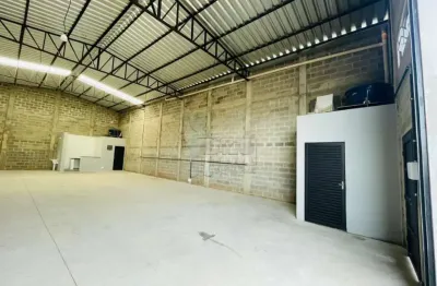 Galpão comercial de 200m² com 02 banheiros para locação e venda - Vila Abranches