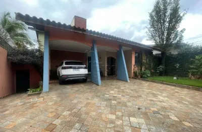 Casa Sobrado de 317m² com 03 quartos sendo 01 suíte à venda - Ribeirânia
