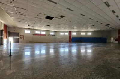 Galpão de 878m² com estacionamento para locação e venda - Jardim Botânico