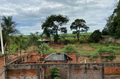 Terreno de 5.604m² com construção iniciada - Portal dos Ipês